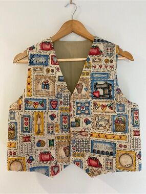 Quilting Patchwork Print Vest in Cream, Blue & Red, Size M